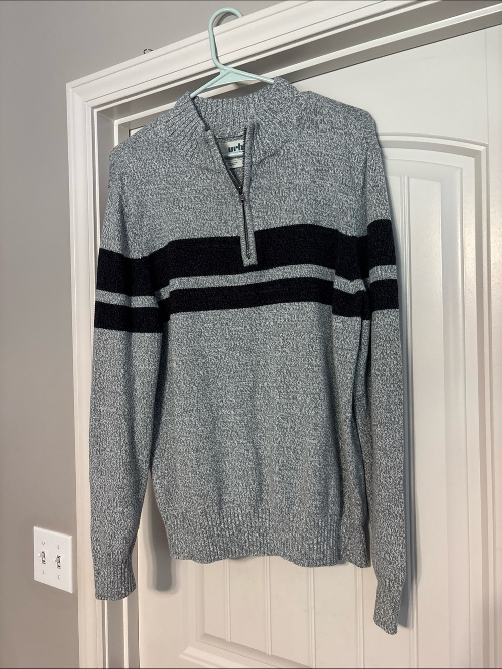 Urban Pipeline 1/4 Zip Sweater Pullover Mens Size L Gray/blue Striped